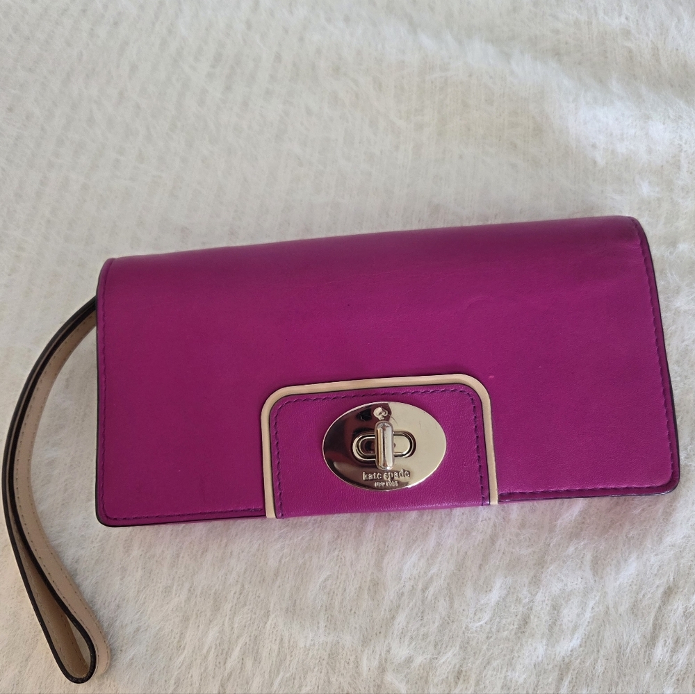 Kate Spade New York Hampton Road Turnlock Mara Wallet RASPBERRY PINK MAGENTA